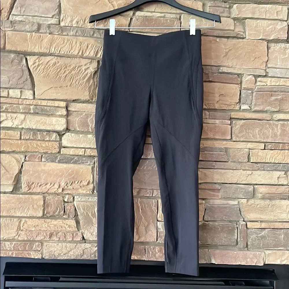 LIKE NEW LULULEMON Leggings! - Picture 2 of 11